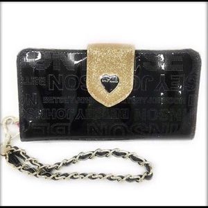 🆕 NWT Betsey Johnson Wallet/ Wristlet